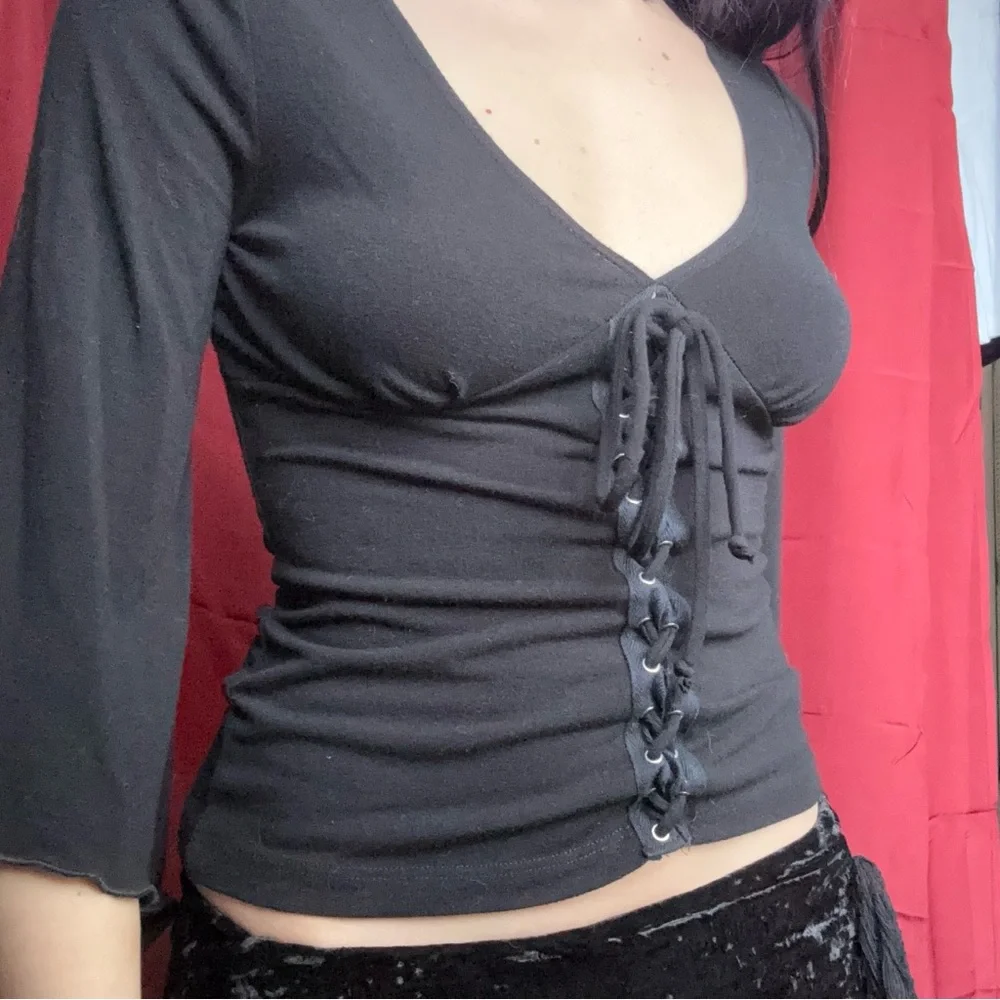 Vintage y2k Eyeshadow milkmaid 3/4 flare sleeve top - Picture 2 of 4